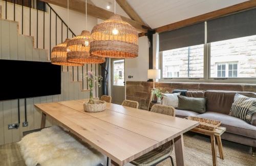 Crich House | Elm Cottage - Fold Yards