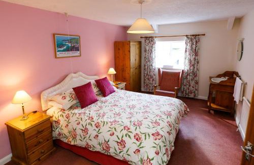 St. Florence House | Elm Grove Mews Cottage