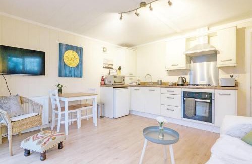 Chichester House | Elm Lodge