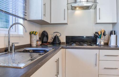 Hele House | Elm Lodge