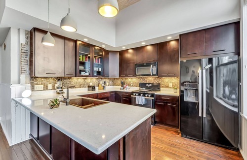 Downtown Greensboro Condo | Elm St. Retro Retreat - Downtown Condo