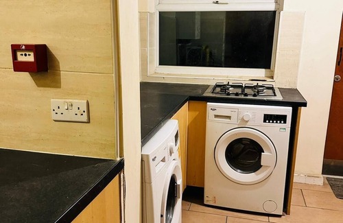 Liverpool Cabin | Elm Vale Lodge