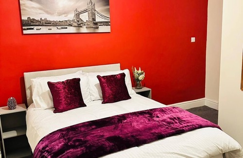 Liverpool Cabin | Elm Vale Lodge