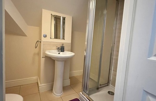 Liverpool Cabin | Elm Vale Lodge