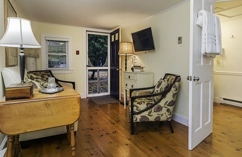 Camden Bed & Breakfast | Elms of Camden