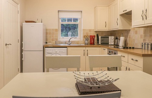 Carlton-in-Cleveland Cottage | ELMWOOD COTTAGE, family friendly, with open fire in Great Ayton