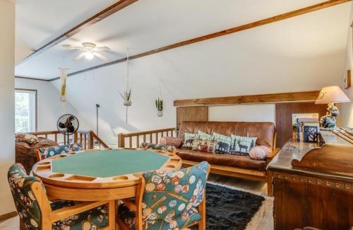Hamlin House | Elmwood Elmwood Escape A Cozy Retreat at The Hideout