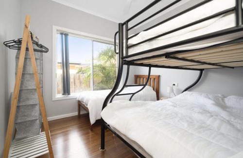 Long Jetty House | Eloora House Blue bay