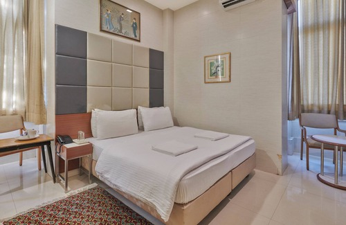 Fort Hotel | Elphinstone Hotel