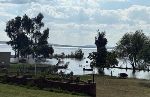 Vaal Marina Apartment | Elroi Estates