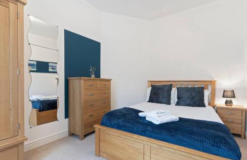 Redcar House | Elton House - Prime Location - Free Parking, Fast WiFi and Smart TV by Yoko Property