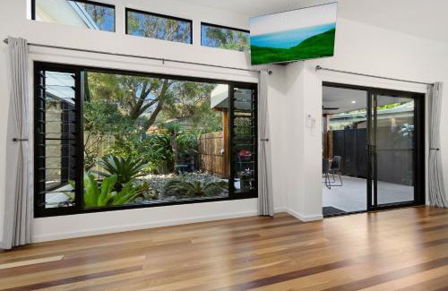 Coffs Harbour Villa | Elvis on Brodie - luxury boutique accommodation