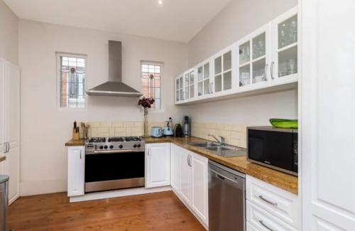 Elwood House | Elwood Eclectic Gem Walk to St Kilda beach - Flexible Home offering 4 or 6 Bedrooms. Contact us Now for Pricing on Request