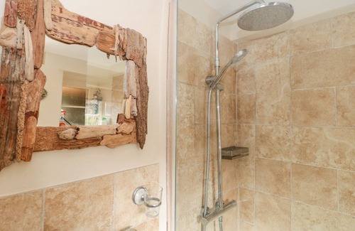Portesham Cottage | ELWORTH FARMHOUSE COTTAGE, romantic, with pool in Portesham