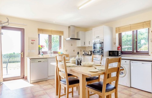 Bishops Nympton Cottage | ELWORTHY VIEW, pet friendly, with a garden in South Molton