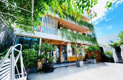 Huong Thuy Villa | Êm Villa 8 Bedrooms with Swimming Pool