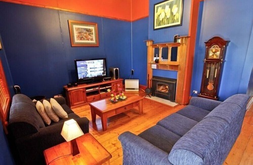 Broken Hill Cottage | Emaroo Argent Cottage