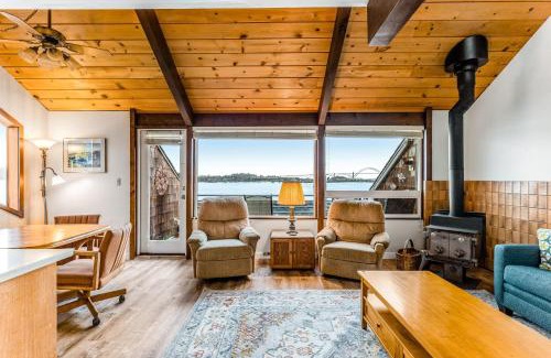 Historic Bayfront Apartment | Embarcadero Condo #E225