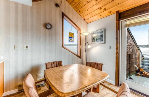 Historic Bayfront Apartment | Embarcadero Condo #E225