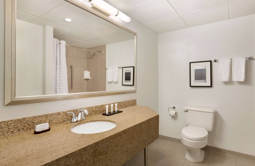 Boca Raton Hotel | Embassy Suites Boca Raton