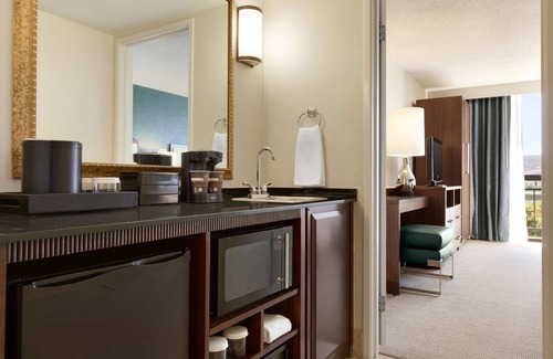 San Luis Obispo Hotel | Embassy Suites by Hilton San Luis Obispo