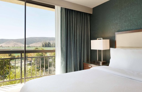 San Luis Obispo Hotel | Embassy Suites by Hilton San Luis Obispo