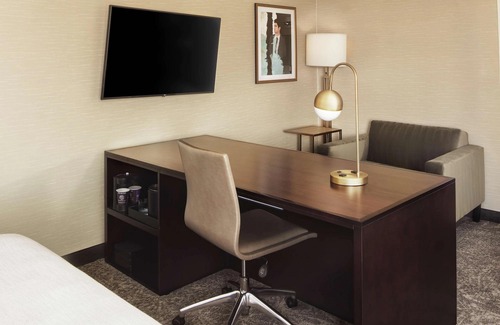 Tysons Hotel | Embassy Suites by Hilton Tysons Corner