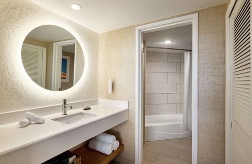 Deerfield Beach Resort | Embassy Suites by Hilton Deerfield Beach Resort & Spa