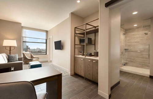 Downtown West Hotel | Embassy Suites by Hilton Minneapolis Downtown