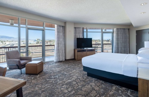 Albuquerque Hotel | Embassy Suites by Hilton Albuquerque