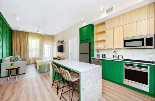 West Kissimmee Resort | Embassy Suites By Hilton Orlando Sunset Walk