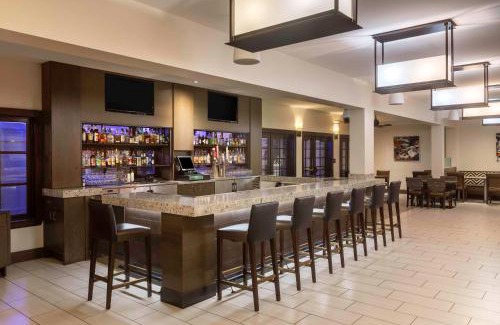 Palm Desert Resort | Embassy Suites by Hilton Palm Desert