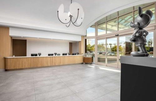 Anaheim Resort Hotel | Embassy Suites by Hilton Anaheim South