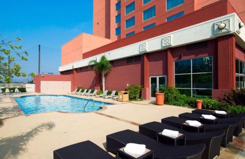 Anaheim Resort Hotel | Embassy Suites by Hilton Anaheim South