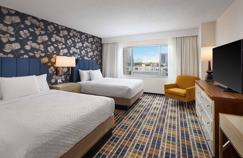 Peachtree Park Hotel | Embassy Suites by Hilton Atlanta Buckhead