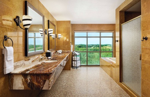 Concord Resort | Embassy Suites by Hilton Charlotte Concord Golf Resort & Spa