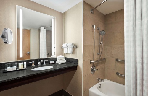 Dublin Hotel | Embassy Suites by Hilton Columbus Dublin