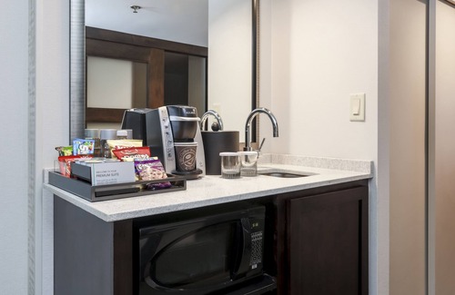 Bluffview Hotel | Embassy Suites by Hilton Dallas Love Field