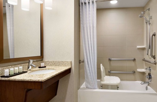 Downtown Denver Hotel | Embassy Suites by Hilton Denver Downtown Convention Center