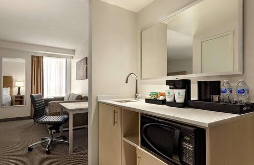 Dupont Hotel | Embassy Suites by Hilton Denver International Airport