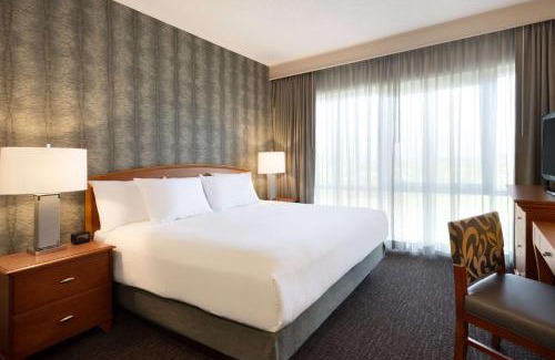 Franklin Hotel | Embassy Suites by Hilton Franklin Cool Spring