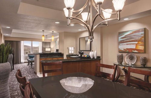 Franklin Hotel | Embassy Suites by Hilton Franklin Cool Springs