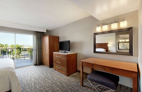 Santa Ana Hotel | Embassy Suites by Hilton Santa Ana Orange County Airport