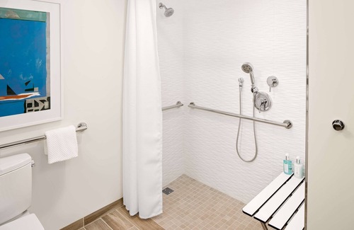 Marina District Hotel | Embassy Suites by Hilton San Diego Bay Downtown