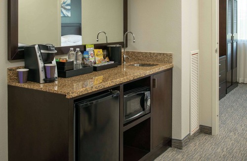 Tukwila Hotel | Embassy Suites by Hilton Seattle Tacoma International Airport