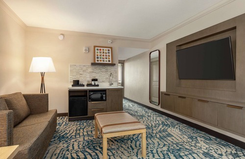 Downtown Tampa Hotel | Embassy Suites by Hilton Tampa Downtown Convention Center