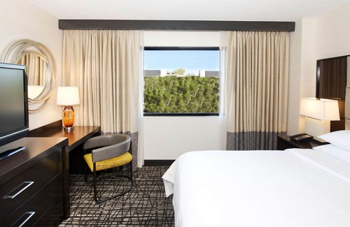 Las Vegas Hotel | Embassy Suites by Hilton Las Vegas