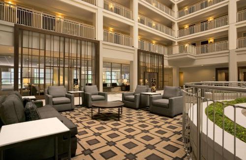 Downtown Chicago Hotel | Embassy Suites Chicago - Downtown River North