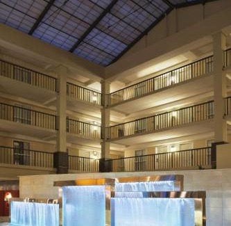 Beachwood Hotel | Embassy Suites Cleveland - Beachwood