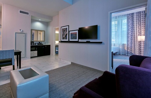 Downtown Louisville Hotel | Embassy Suites Louisville Downtown
